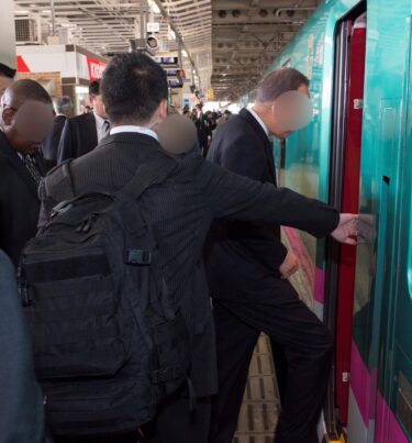 エスコートとしての海外出張の際の荷物